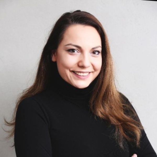 Dr. Katarína Švejnová