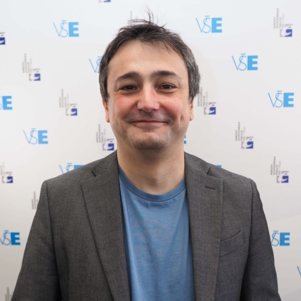 Dr. Martin Lukavec