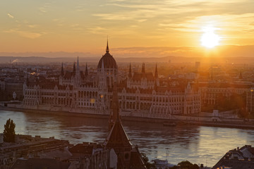 KREG (NF VŠE) vás zve na mezinárodní konferenci do Budapešti – podnikání v zemích V4